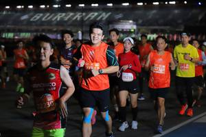 BIB: 27340, 27310, 28218, 22230
                            <button type="button" onclick="openModal(11465002)" class="btn btn-primary btn-sm float-right btn-popup" data-toggle="modal" data-target=".modal-high-quality">
                        <i class="fas fa-shopping-cart"></i> Add to Cart
                    </button>
                                            <button type="button" onclick="isThisMe(11465002, true)" class="btn btn-success btn-sm float-right btn-popup btn-isme hidden" data-toggle="tooltip" data-placement="bottom" title="นี่คือรูปของคุณใช่ไหม คลิกที่นี่เพื่อเอาเข้าอัลบั้ม">
                        <i class="fas fa-plus"></i> Add to album
                    </button>
                    <button type="button" onclick="isThisMe(11465002, false)" class="btn btn-warning btn-sm float-right btn-popup btn-isnotme hidden">
                        <i class="fas fa-ban"></i> Remove from album
                    </button>